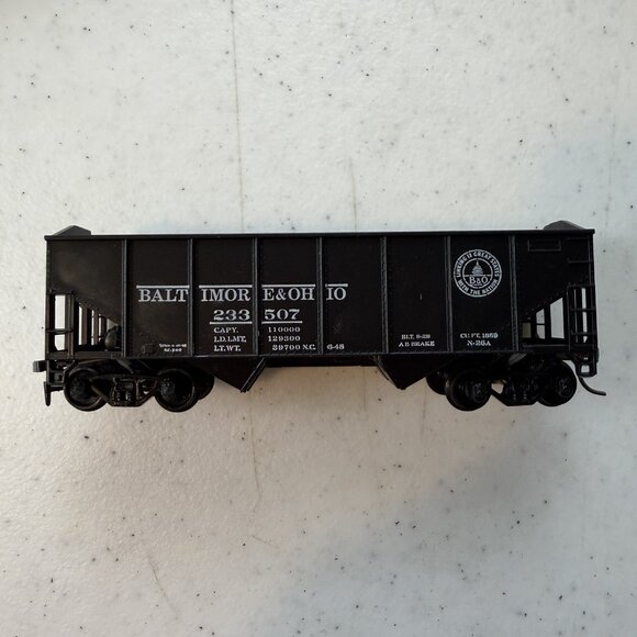 Athearn HO Baltimore & Ohio #233507 - 34” Ribbed Sided Hopper Car 5441 With Box - Picture 4 of 9
